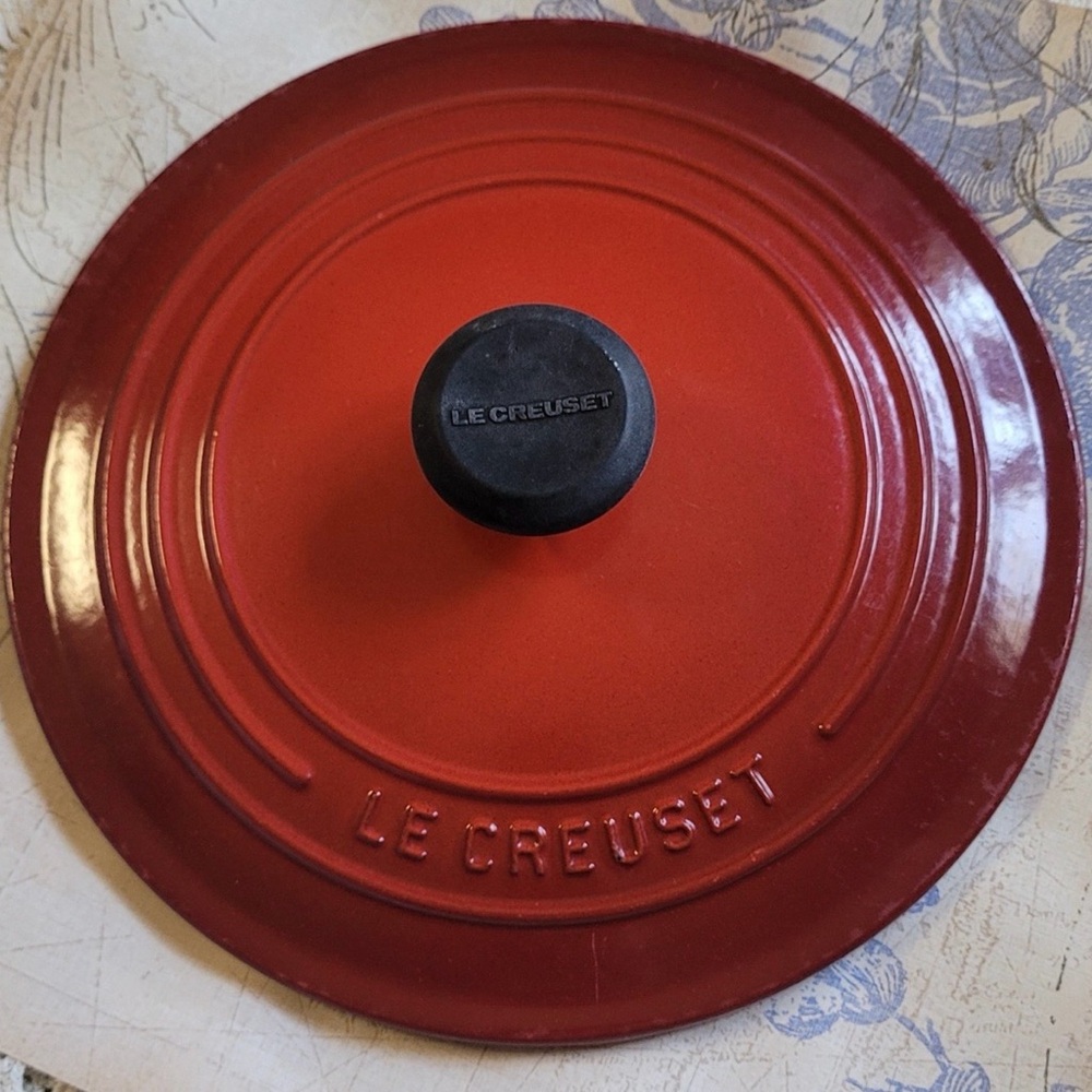 Le Creuset Cerise Red #22 Cast Iron Lid